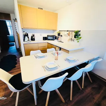 Harmonia Inklusive Hallenbad, Aussenpool, Sauna & Fitnessstudio, Familienfreundlich Ausgestattet, Grosses 2-zimmer-apartment 公寓