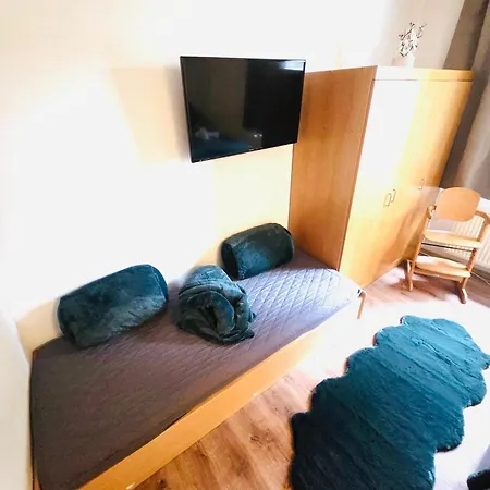 Harmonia Inklusive Hallenbad, Aussenpool, Sauna & Fitnessstudio, Familienfreundlich Ausgestattet, Grosses 2-zimmer-apartment *