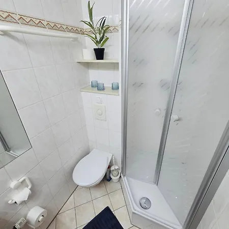 Harmonia Inklusive Hallenbad, Aussenpool, Sauna & Fitnessstudio, Familienfreundlich Ausgestattet, Grosses 2-zimmer-apartment * 圣恩吉玛