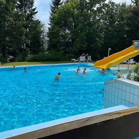 Harmonia Inklusive Hallenbad, Aussenpool, Sauna & Fitnessstudio, Familienfreundlich Ausgestattet, Grosses 2-zimmer-apartment