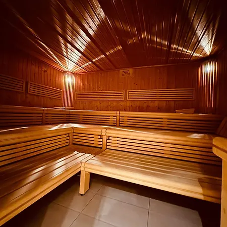 Harmonia Inklusive Hallenbad, Aussenpool, Sauna & Fitnessstudio, Familienfreundlich Ausgestattet, Grosses 2-zimmer-apartment 公寓 *